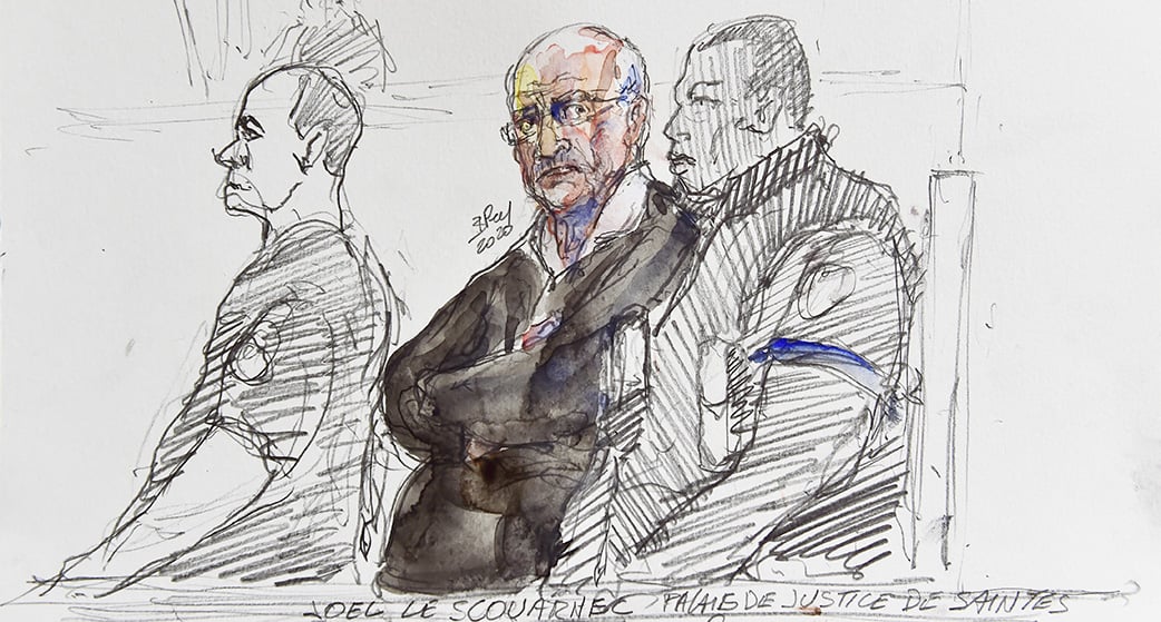 Joël Le Scouarnec à son procès pour viol et abus sexuels sur quatre enfants, au palais de justice de Saintes, le 13 mars 2020.