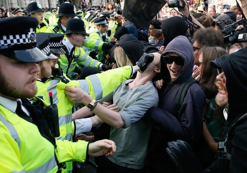 Violente manifestation anti-cameron a londres