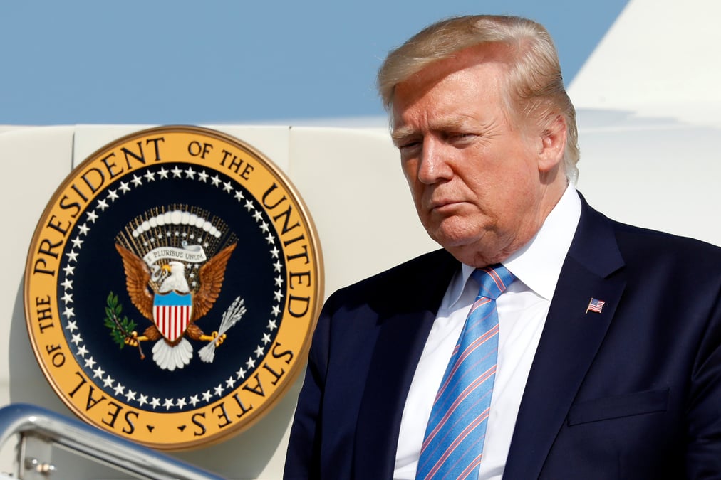 Trump menace a nouveau de taxer les automobiles europeennes