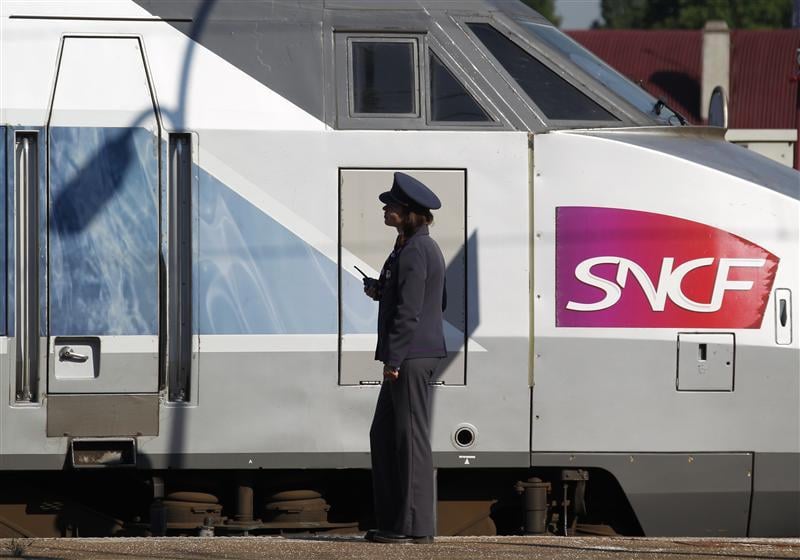 LE GOUVERNEMENT VA RÉUNIFIER LA SNCF ET RFF