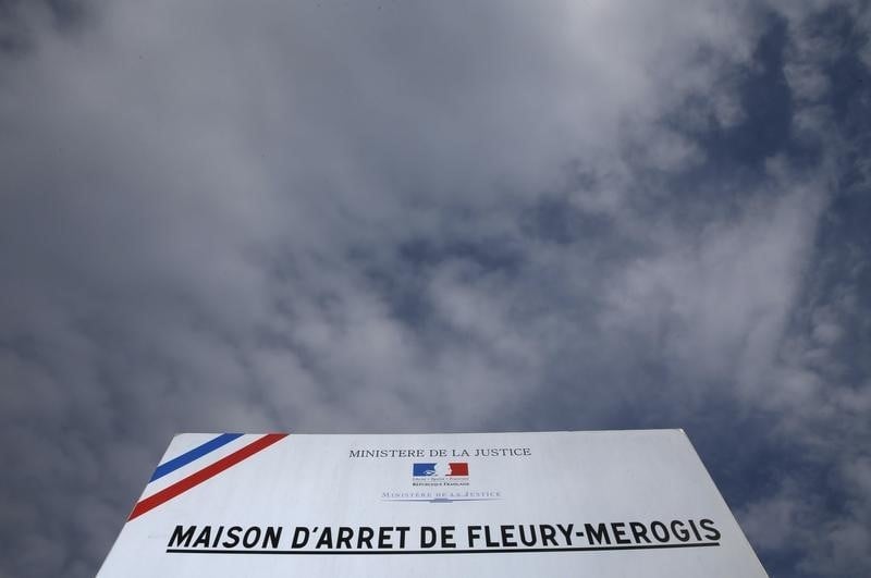 Pas question de changer les conditions de detention d'abdeslam