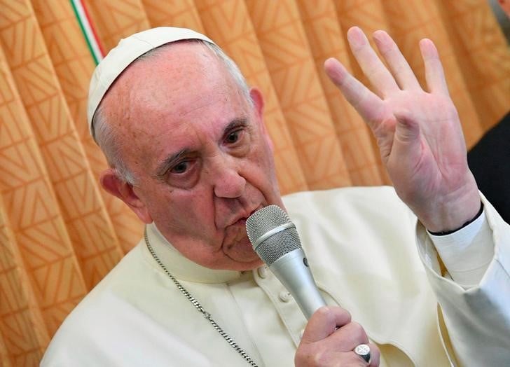 Le pape francois revient sur la "theorie du genre"