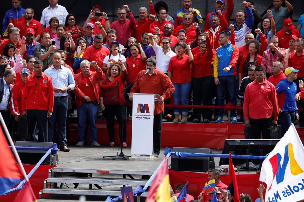 Nicolas maduro lance sa candidature a sa reelection
