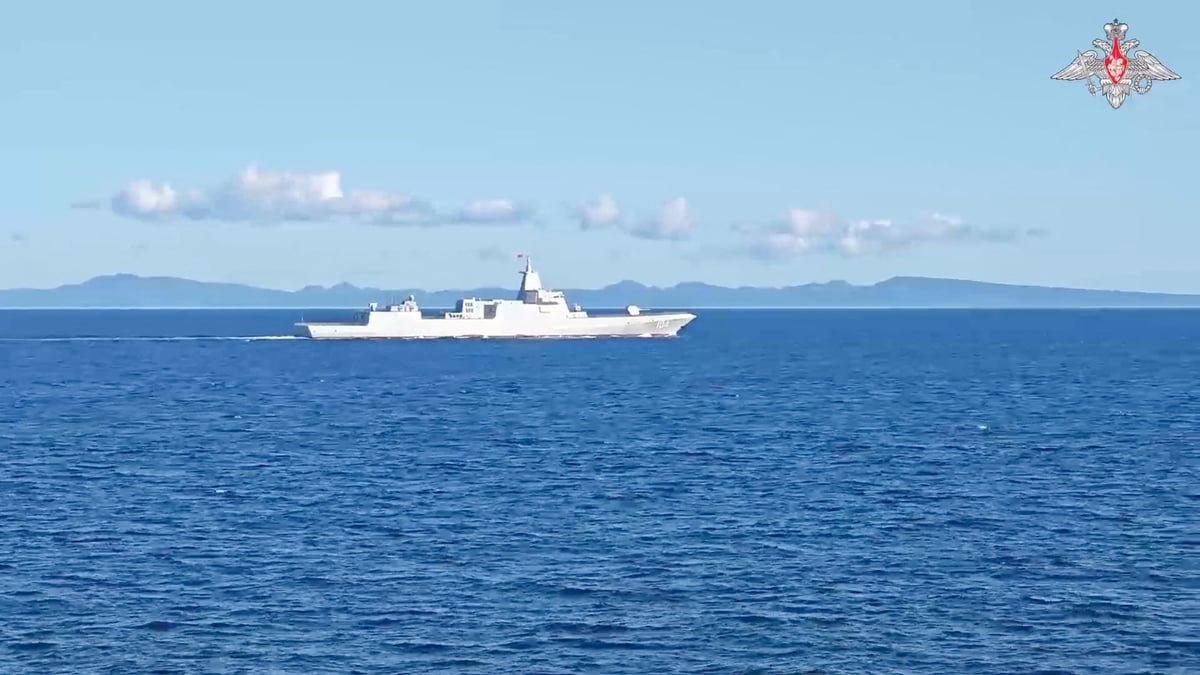 Des navires de guerre russes et chinois entrent dans la mer d'okhotsk pour des exercices