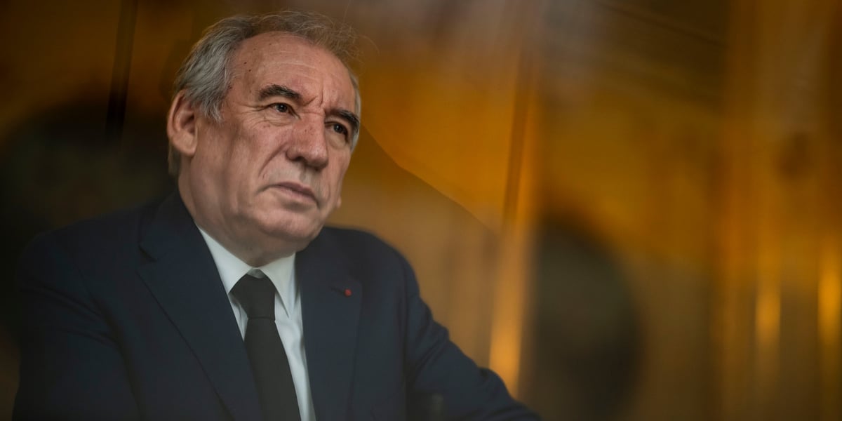 Le Premier ministre, nouvellement nommé, commence ce lundi à consulter les différences forces politique.
