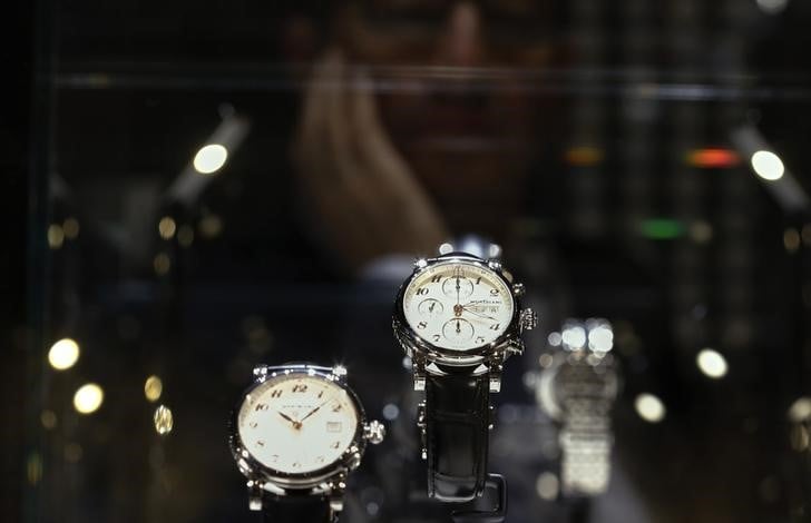 Les ventes de richemont reculent de 8% en avril