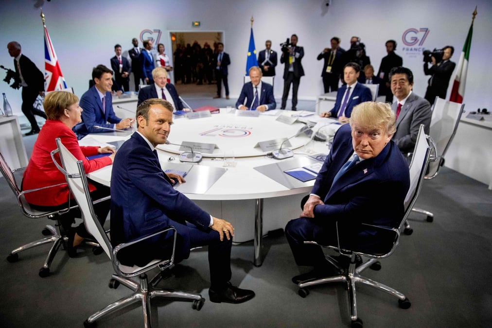 Réunion des dirigeants du G7 à Biarritz ce dimanche 25 août : Emmanuel Macron, Angela Merkel, Justin Trudeau, Boris Johnson, Donald Tusk (Conseil européen), Giuseppe Conte, Shinzo Abe, Donald Trump.