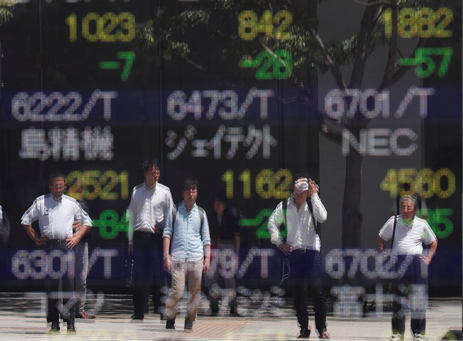 Tokyo termine en hausse