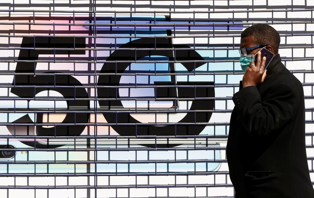 5g: les prix en hausse de 220 millions d'euros au premier jour des encheres, selon l'arcep