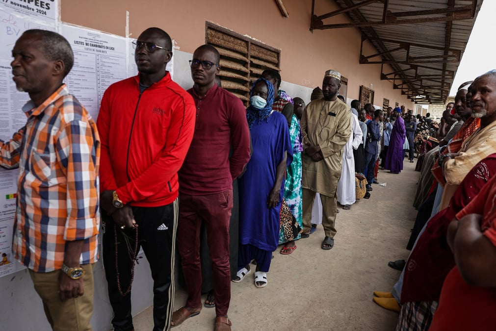 Senegal holds early legislative election