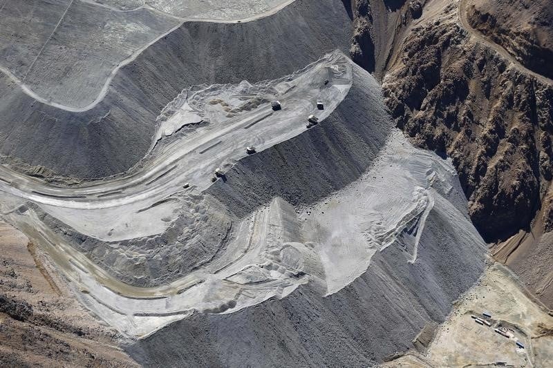 Le groupe minier anglo american licencie