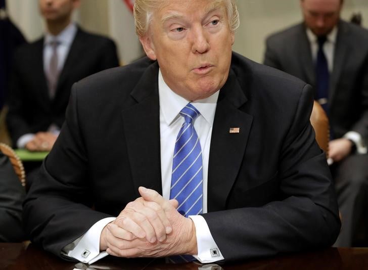 Trump accuse le renseignement de fournir illegalement des informations a la presse