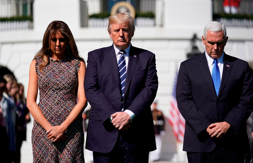 Trump parlera d'une loi sur le controle des armes "en temps voulu"