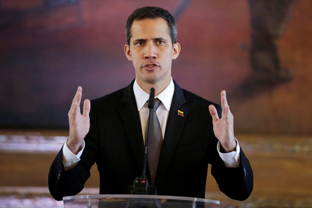 Selon guaido, 600 officiers de l'armee ont abandonne maduro