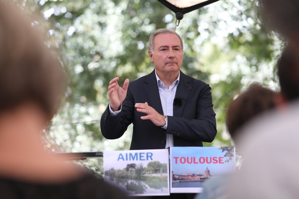 Sa liste du nom "Aimer Toulouse" rassemblera 50% de personnes non encartées à un parti politique.