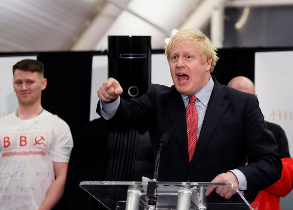 Victoire ecrasante des conservateurs, un mandat "historique" pour le brexit, dit johnson