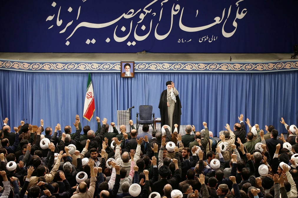 Les iraniens appeles aux urnes vendredi, sans illusion ni espoir
