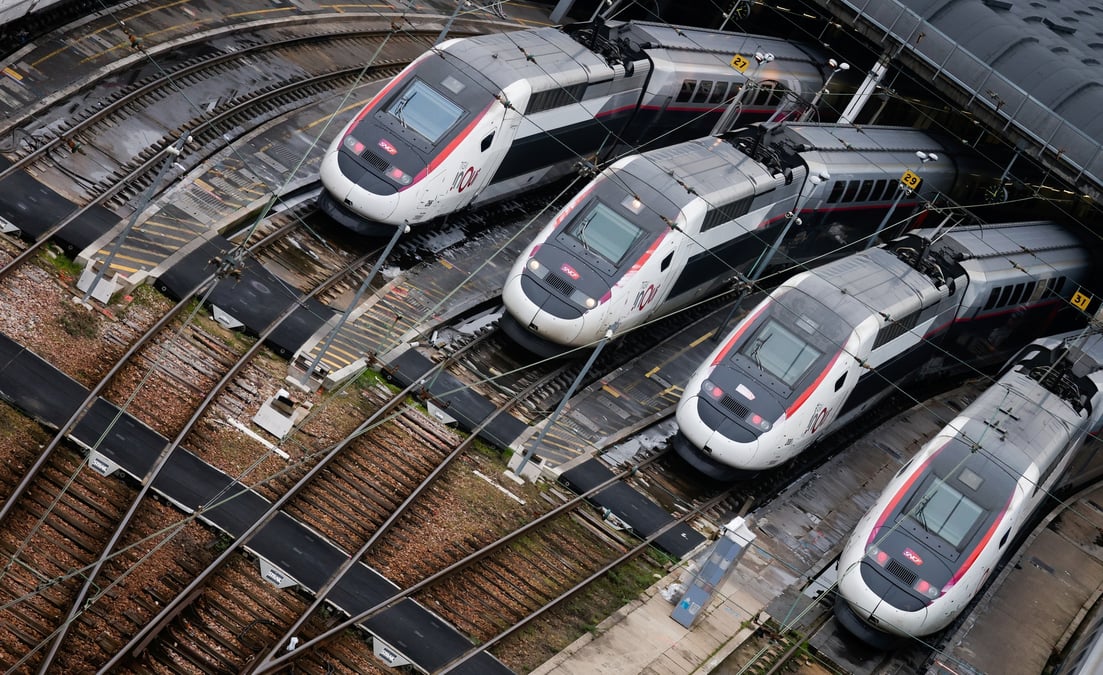 La sncf commande 15 tgv supplementaires a alstom pour €590 mlns