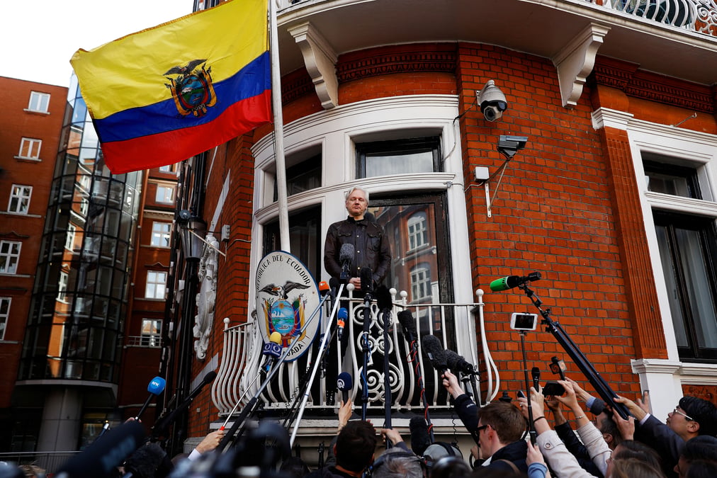 L'equateur voulait donner a julian assange un poste diplomatique en russie