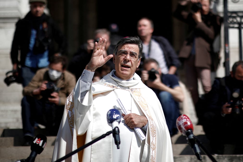 L'ancien archeveque de paris dit avoir la confiance du pape