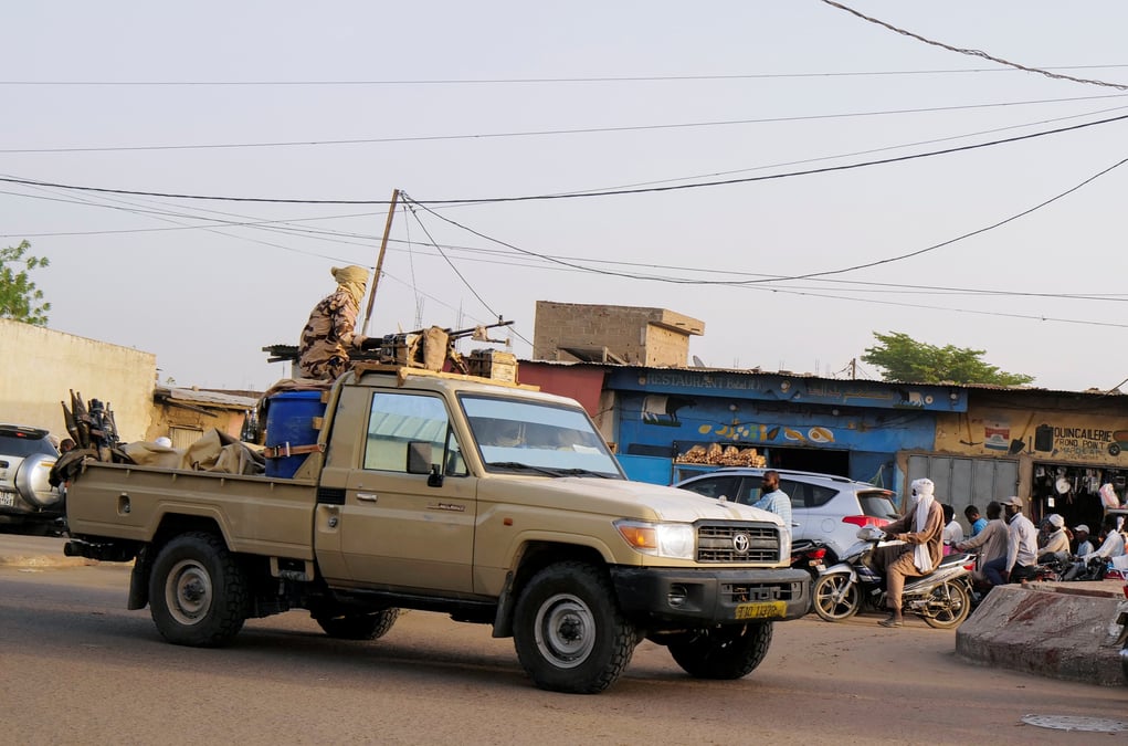 Manifestations a n'djamena contre la prise de pouvoir par l'armee