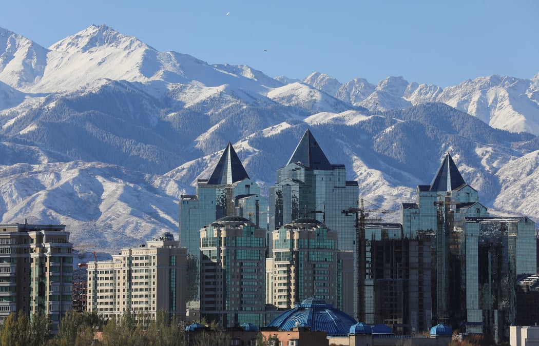 Vue de la ville d'almaty au kazakhstan