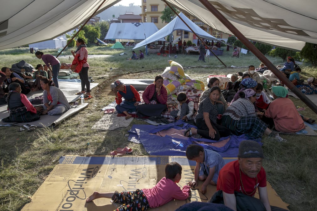 Les avalanches ralentissent les efforts des secours au nepal