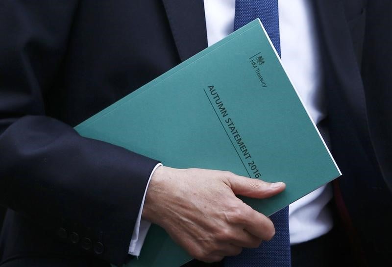 L'objectif de reduction du deficit en gb exclut les investissements