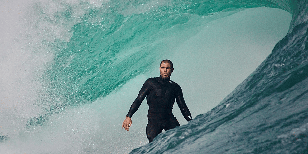 La nouvelle combinaison de l'entreprise basque Wetty Wetsuit est dotée d'un gilet de sauvetage intégré.