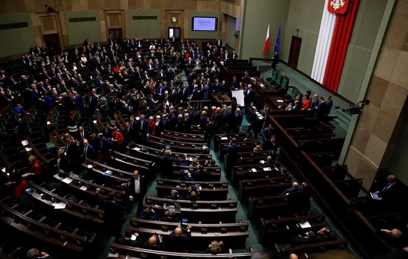 L'independance de la justice menacee en pologne