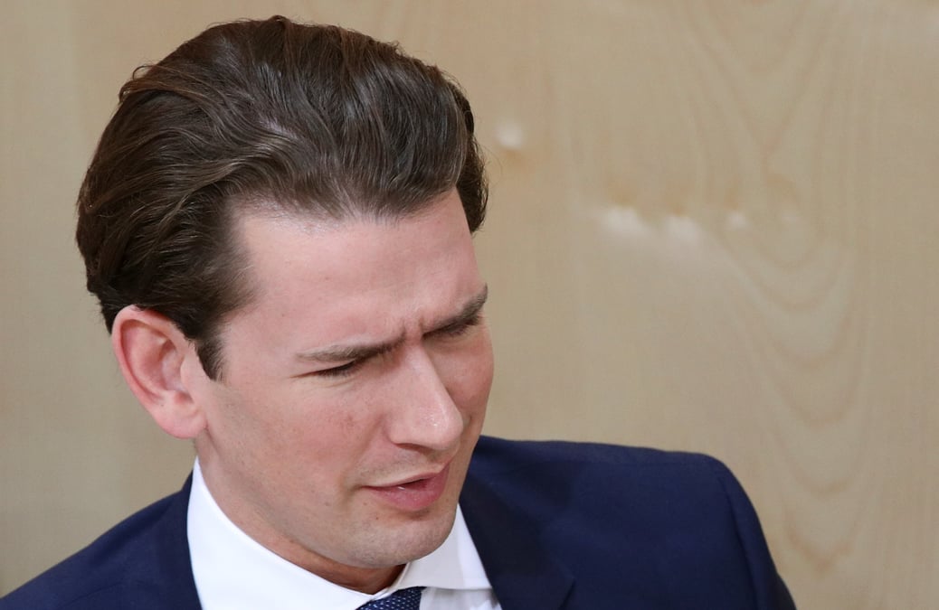 Autriche: kurz, demis de ses fonctions, prepare son retour