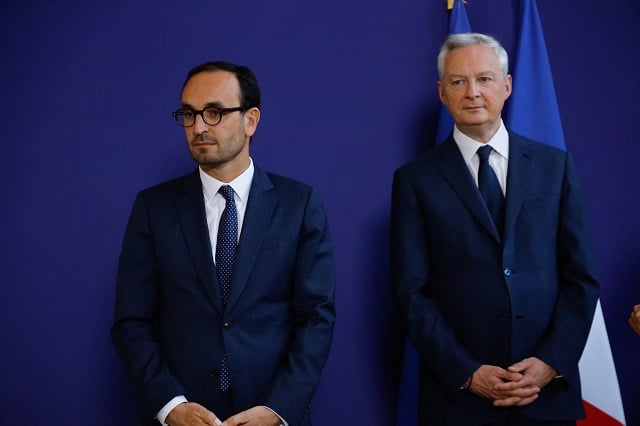 Le ministre délégué chargé des Comptes publics, Thomas Cazenave (à gauche), aux côtés du ministre de l'Economie et des Finances, Bruno Le Maire (à droite). (photo d'illustration)