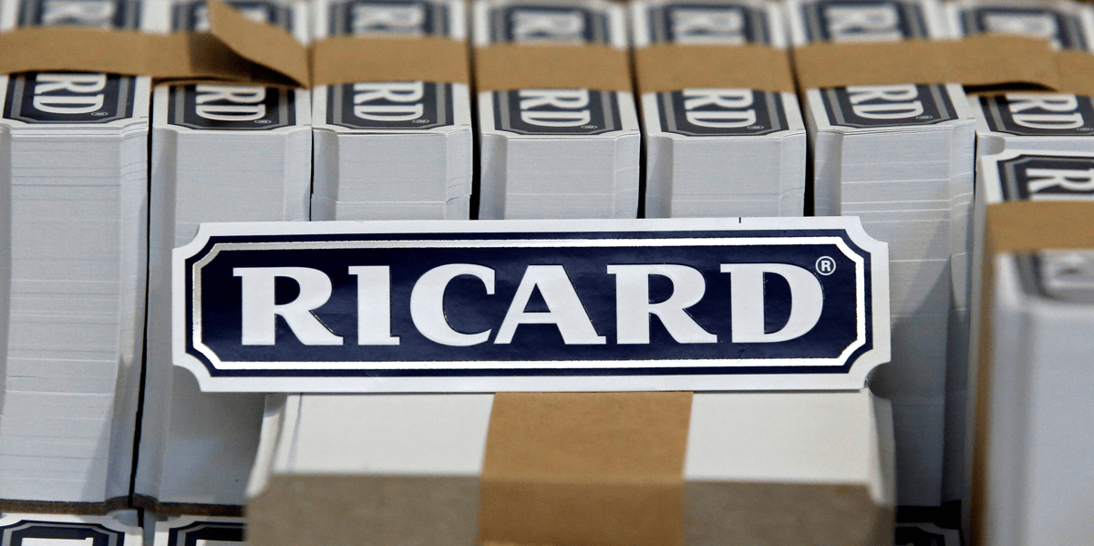 « Pernod Ricard réalise une performance solide sur l'exercice 2023/24 dans un environnement économique et géopolitique incertain et marqué par la normalisation du marché des spiritueux après deux années de croissance exceptionnelle post-Covid », a commenté son PDG Alexandre Ricard, cité dans un communiqué.