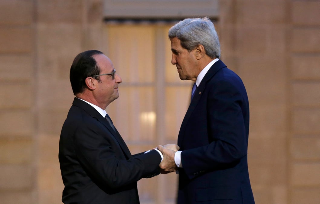 John kerry presente ses condoleances a la france