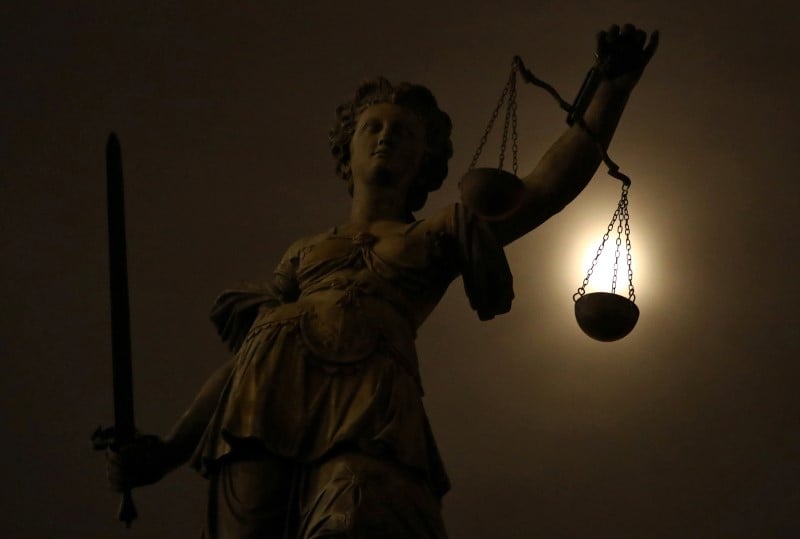 Des individus juges apres la manifestation des fonctionnaires