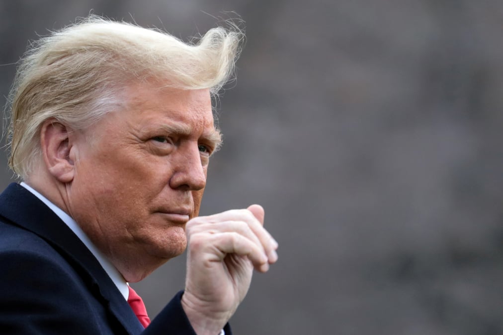 Donald trump menace de ne pas ratifier le plan de relance adopte par le congres