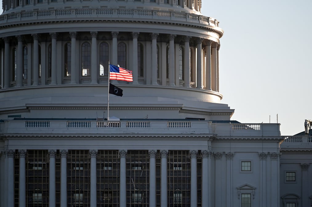 Washington suspend les represailles douanieres prises a l'encontre de paris