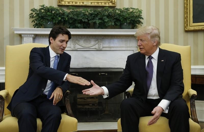 Premiere rencontre a la maison blanche entre donald trump et justin trudeau