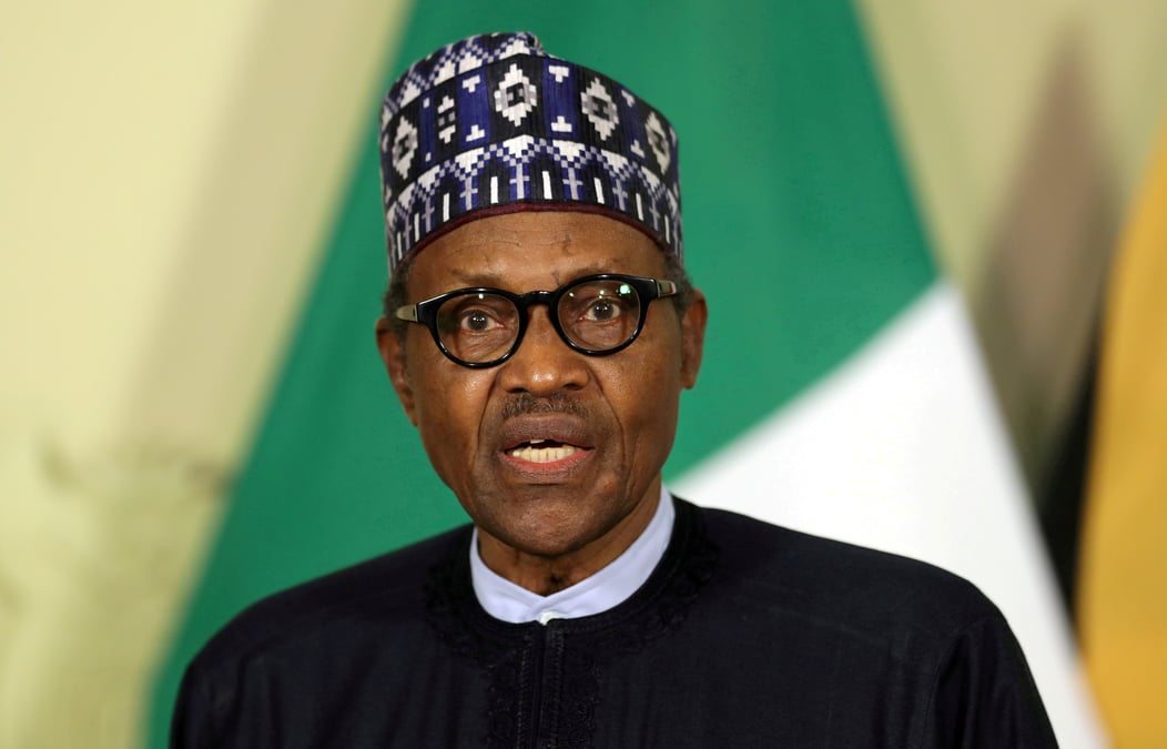Coronavirus: le president nigerian se fait vacciner pour l'exemple