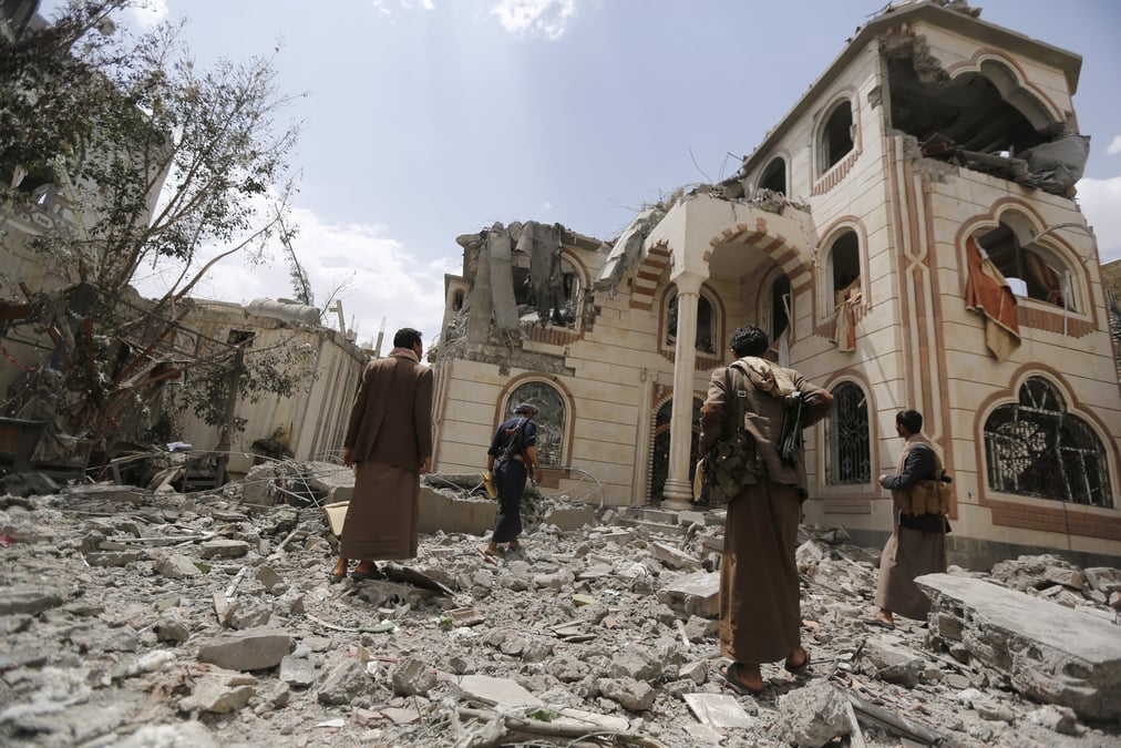 Raids aeriens et combats font 176 morts au yemen 