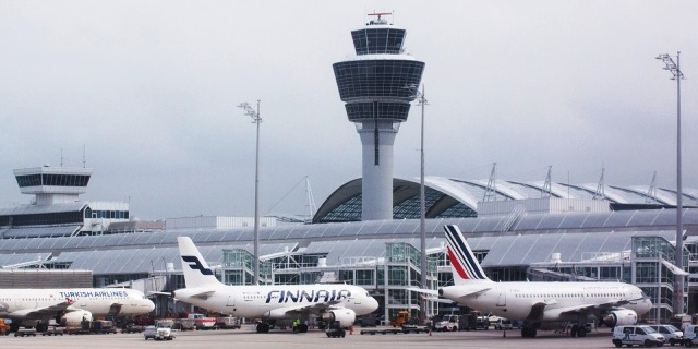 aeroport tour controle avions