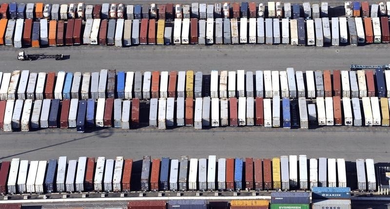 Le deficit commercial americain se creuse