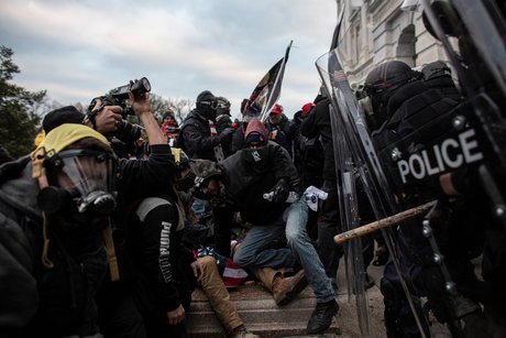 Usa: un policier du capitole meurt des suites de ses blessures