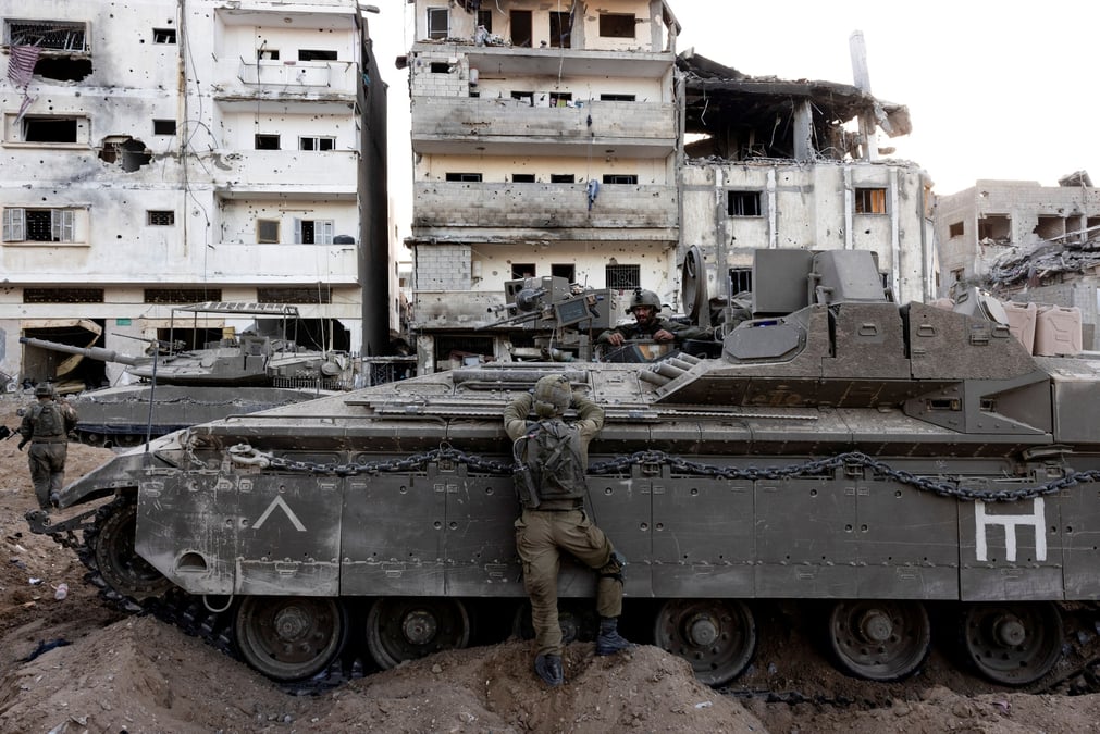 Des militaires israeliens operent dans le nord de la bande de gaza