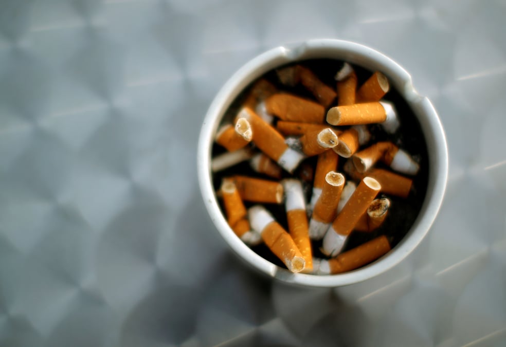 Le paquet de cigaretes neutre en france le 20 mai