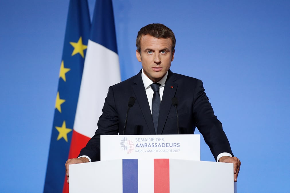 Macron va maintenir le cap malgre "l'impatience" et "le monde ancien"