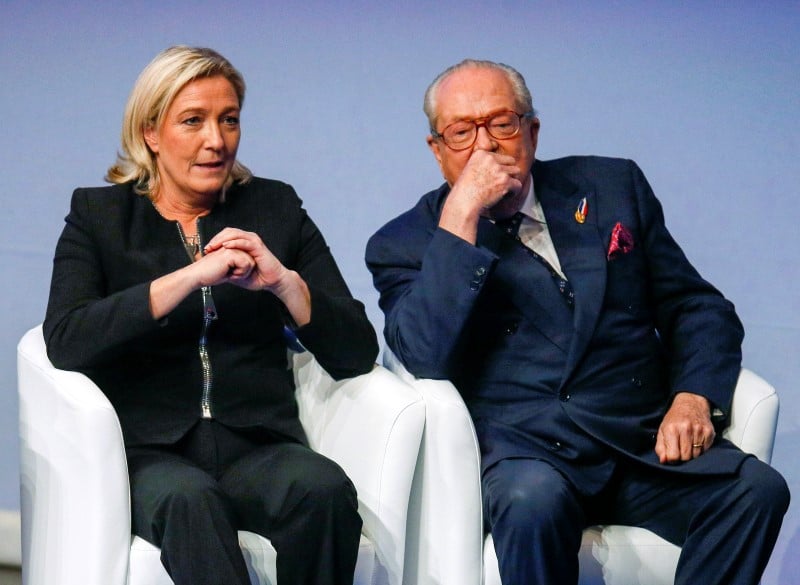 Marine le pen accuse son pere de chercher a lui nuire