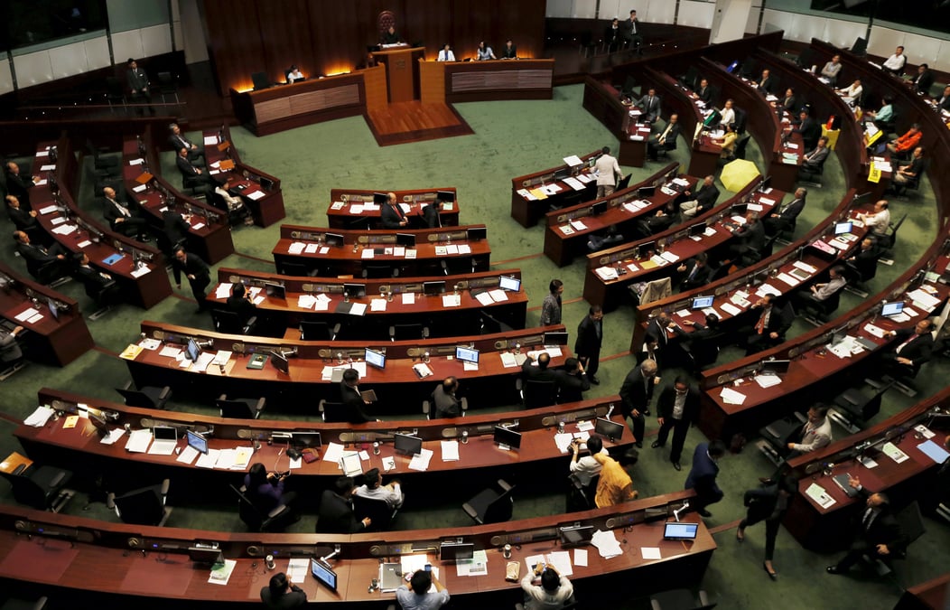 Le conseil legislatif de hong kong rejette la reforme electorale voulue par pekin