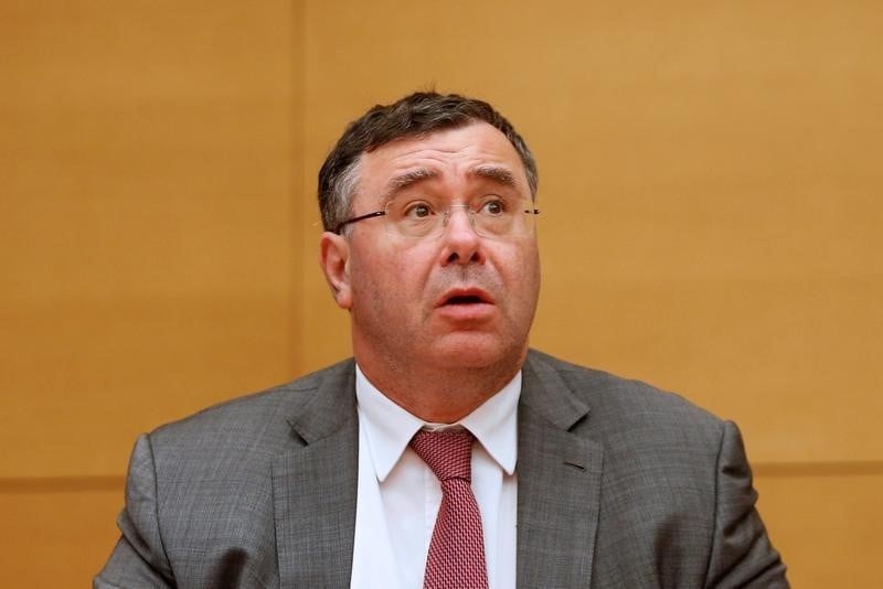 Le pdg de total contre une loi sur les remunerations