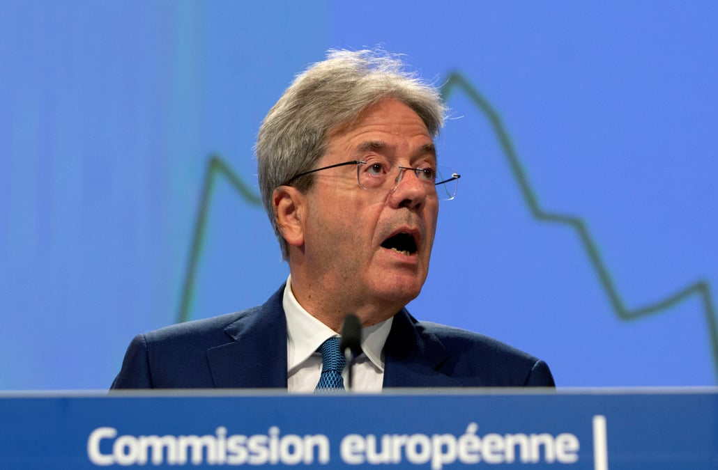La commission europeenne attend pour octobre le plan de relance de l'italie, dit gentiloni